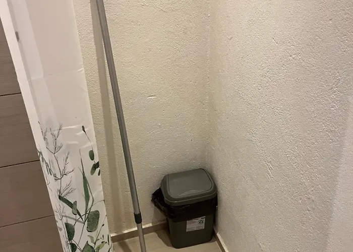 Mini 5 Hostel *